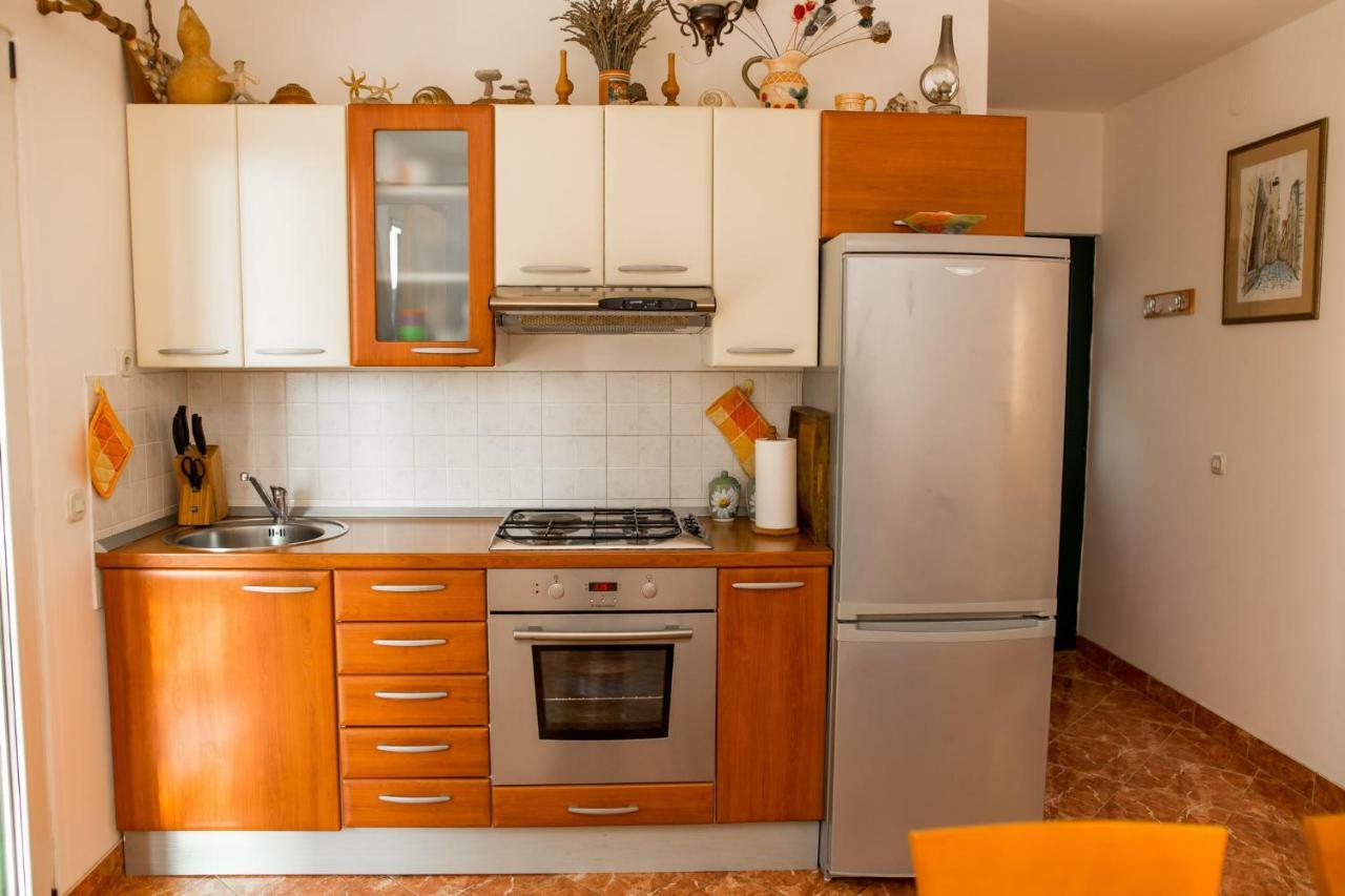 Mare&Karlo Appartement Drvenik Mali Buitenkant foto