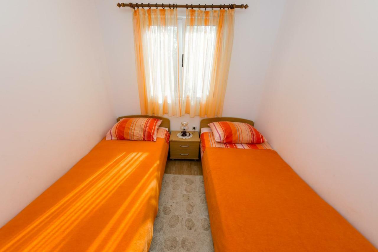 Mare&Karlo Appartement Drvenik Mali Buitenkant foto